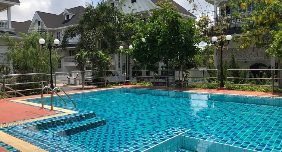 À louer 4 chambres maison à Mueang Samut Prakan, Samut Prakan