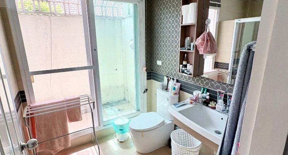 For sale 3 bedrooms house in Bang Khun Thian, Bangkok