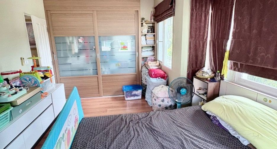 For sale 3 bedrooms house in Bang Khun Thian, Bangkok