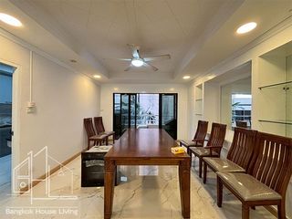 For rent 3 bedrooms condo in Khlong Toei, Bangkok