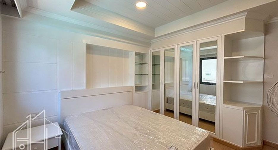 For rent 3 bedrooms condo in Khlong Toei, Bangkok