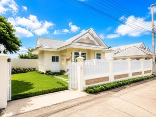 For sale 3 bedrooms villa in Hua Hin, Prachuap Khiri Khan