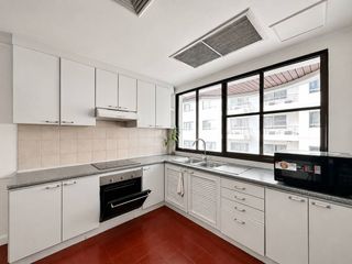 For rent 4 bedrooms condo in Khlong Toei, Bangkok