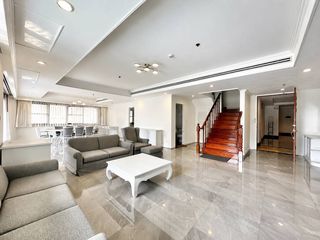 For rent 4 bedrooms condo in Khlong Toei, Bangkok