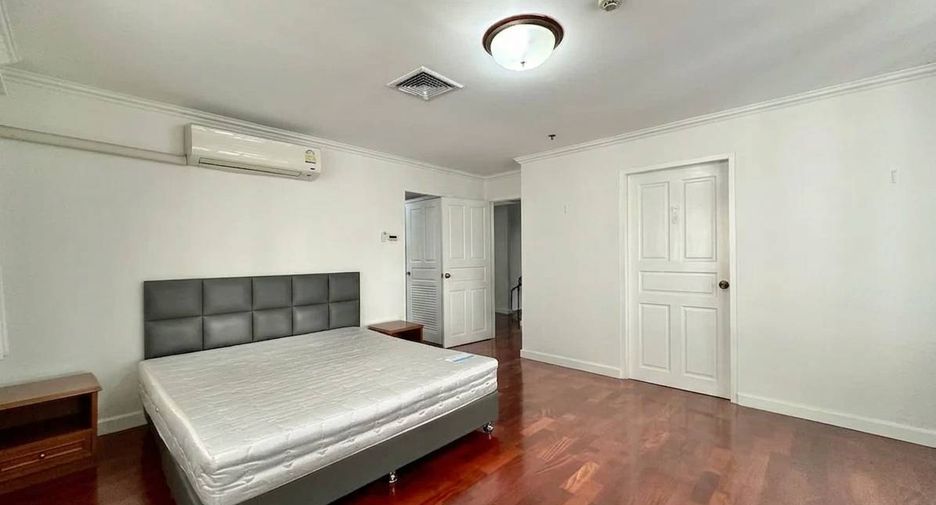 For rent 4 bedrooms condo in Khlong Toei, Bangkok