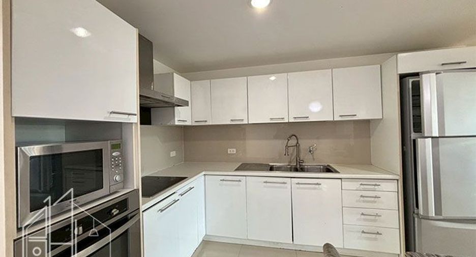 For rent 2 bedrooms condo in Watthana, Bangkok