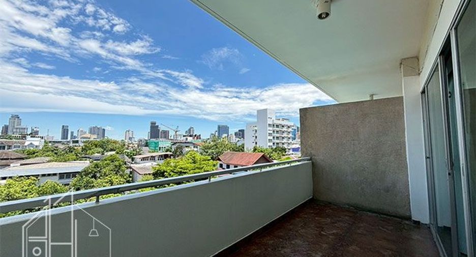 For rent 2 bedrooms condo in Watthana, Bangkok