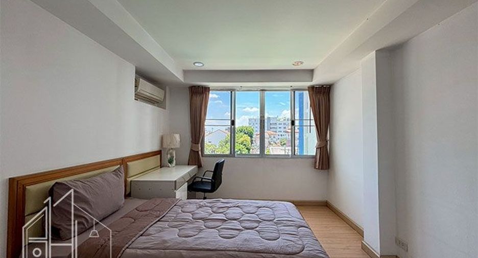 For rent 2 bedrooms condo in Watthana, Bangkok