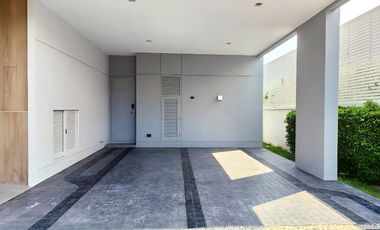 For rent and for sale 4 bedrooms house in Bang Phli, Samut Prakan