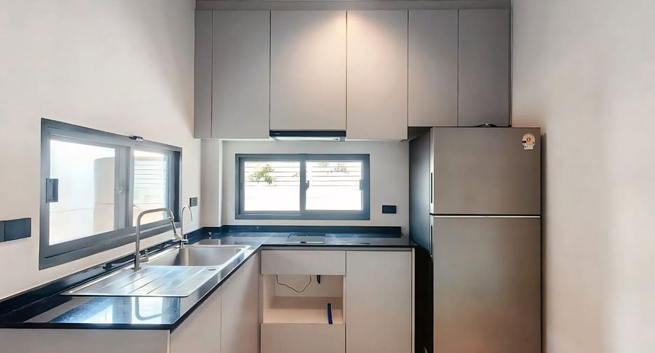 For rent and for sale 4 bedrooms house in Bang Phli, Samut Prakan