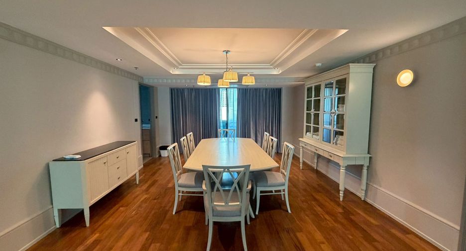 Condo en alquiler de 3 habitaciones en Watthana, Bangkok