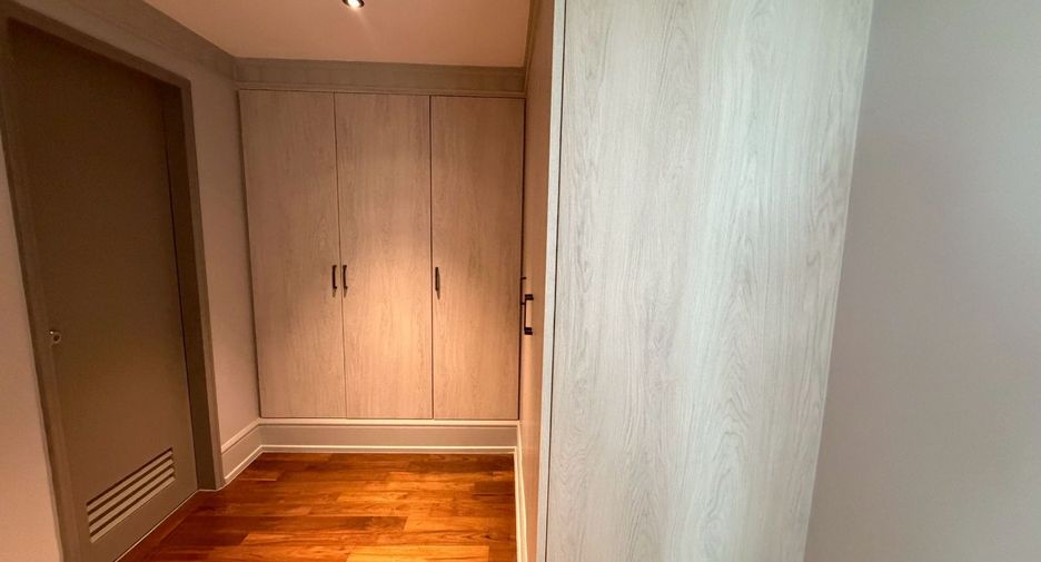 Condo en alquiler de 3 habitaciones en Watthana, Bangkok