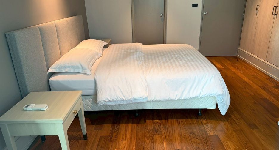 Condo en alquiler de 3 habitaciones en Watthana, Bangkok