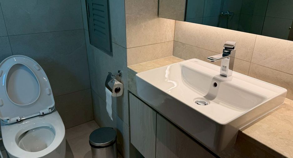 Condo en alquiler de 3 habitaciones en Watthana, Bangkok