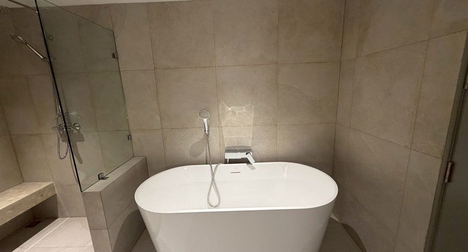 Condo en alquiler de 3 habitaciones en Watthana, Bangkok