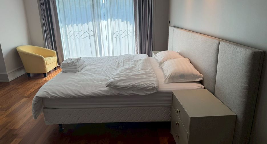 Condo en alquiler de 3 habitaciones en Watthana, Bangkok