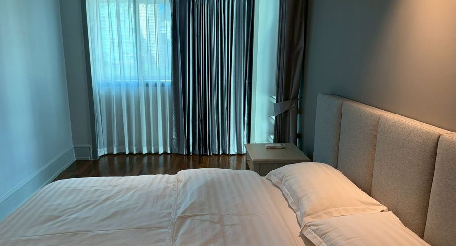 Condo en alquiler de 3 habitaciones en Watthana, Bangkok