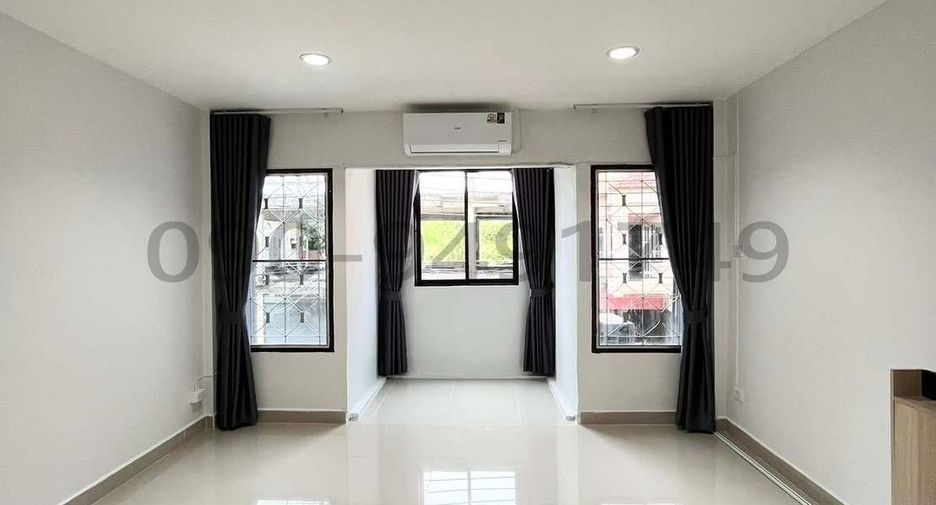 Reihenhaus zur Miete mit 4 Zimmer in Bang Khen, Bangkok