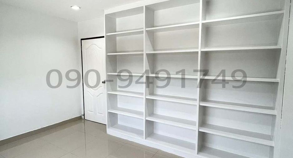 Reihenhaus zur Miete mit 4 Zimmer in Bang Khen, Bangkok
