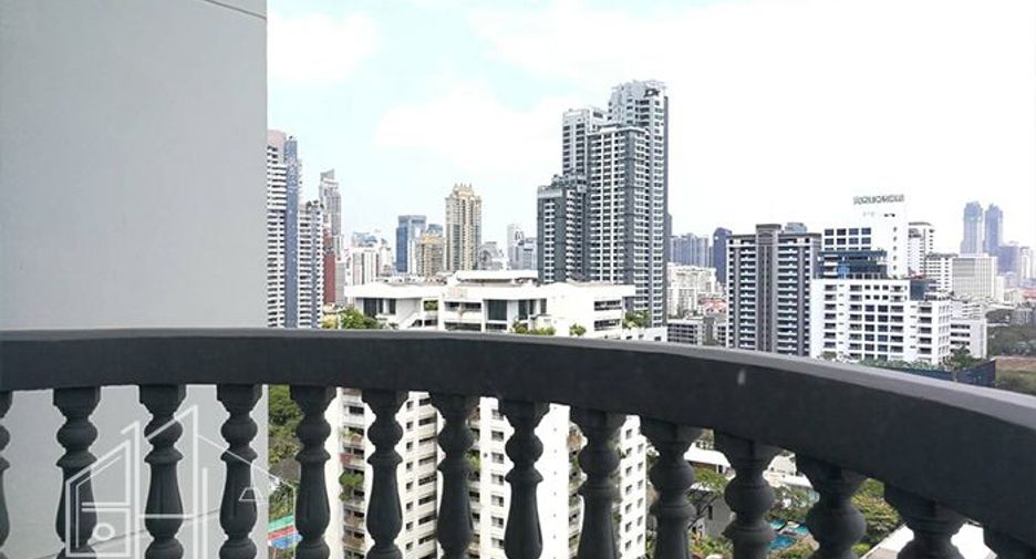 For rent 3 bedrooms condo in Watthana, Bangkok