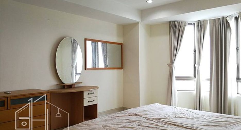 For rent 3 bedrooms condo in Watthana, Bangkok