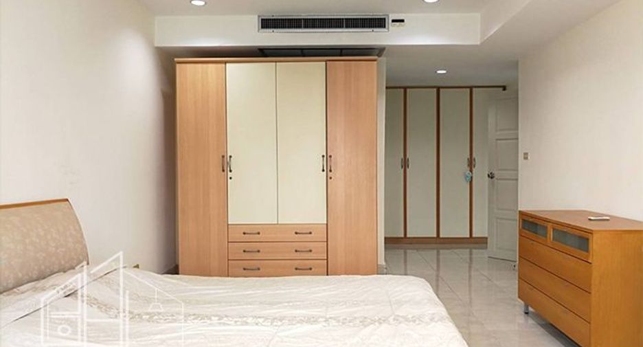 For rent 3 bedrooms condo in Watthana, Bangkok