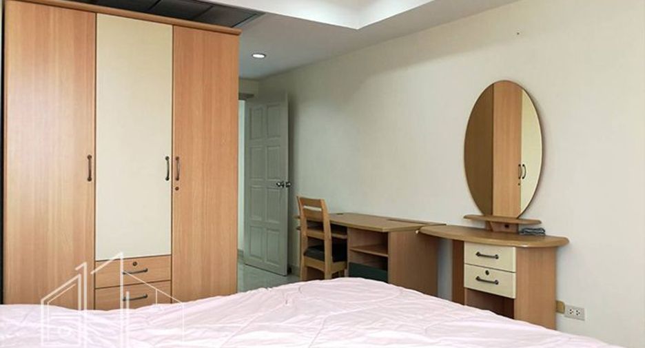 For rent 3 bedrooms condo in Watthana, Bangkok