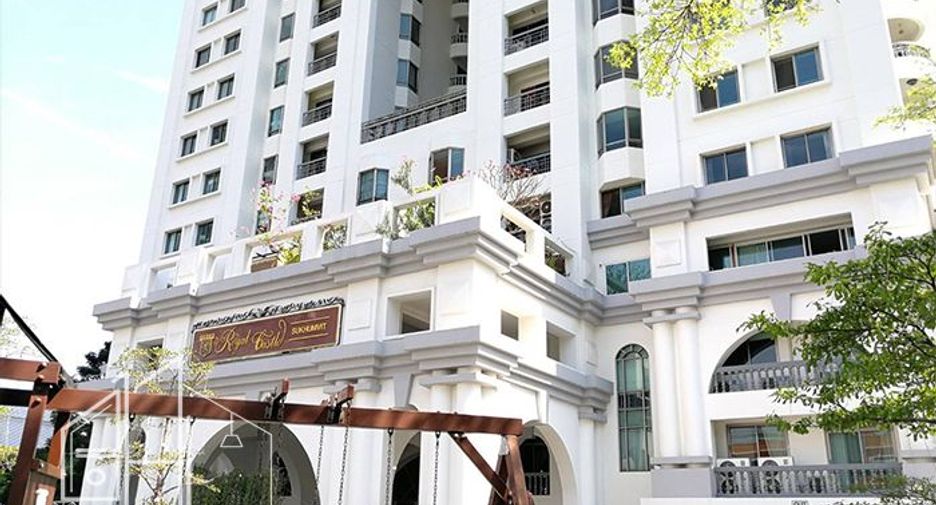 For rent 3 bedrooms condo in Watthana, Bangkok