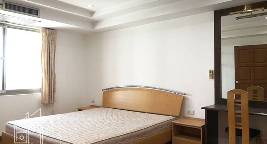 For rent 3 bedrooms condo in Watthana, Bangkok