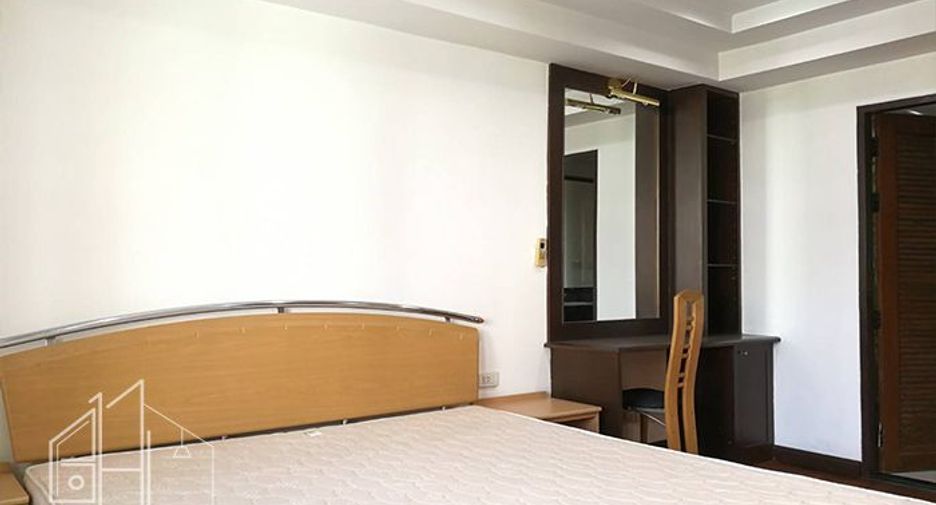 For rent 3 bedrooms condo in Watthana, Bangkok
