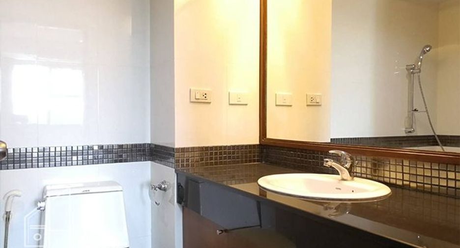 For rent 3 bedrooms condo in Watthana, Bangkok