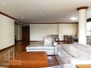 For rent 4 bedrooms condo in Khlong Toei, Bangkok