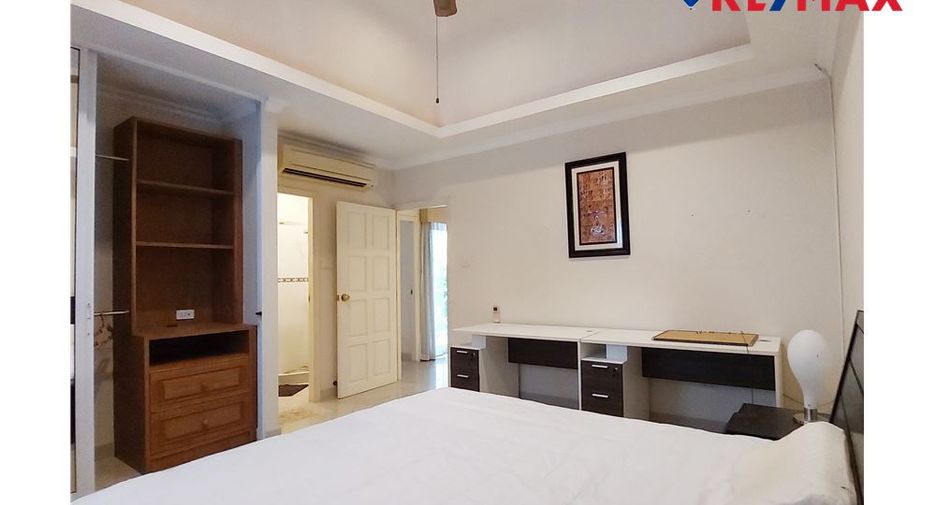 For rent 3 bedrooms house in Pratumnak, Pattaya