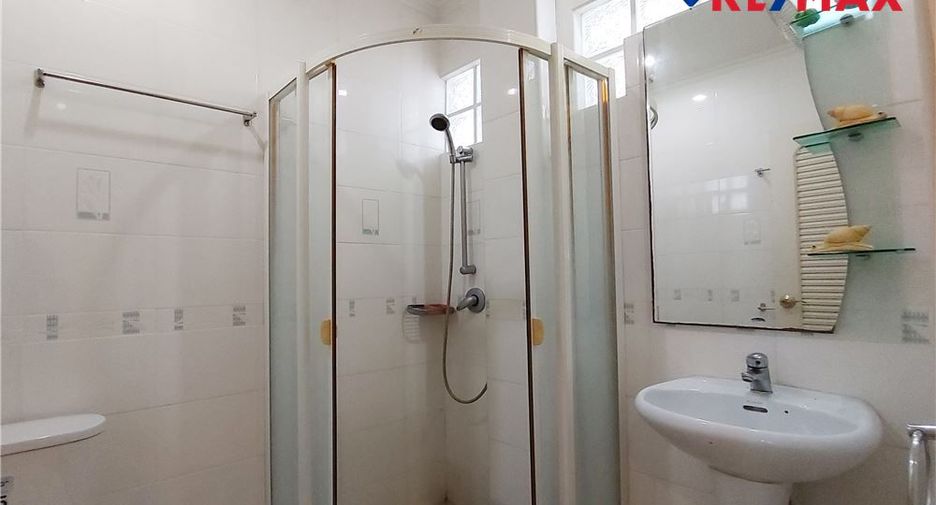 For rent 3 bedrooms house in Pratumnak, Pattaya