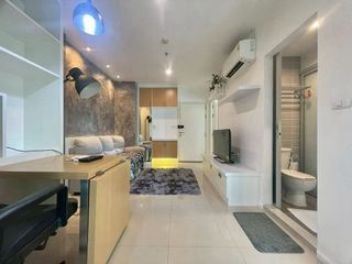 For rent 2 bedrooms condo in Huai Khwang, Bangkok