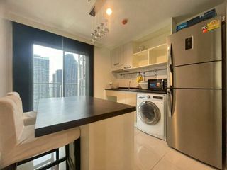 For rent 2 bedrooms condo in Huai Khwang, Bangkok