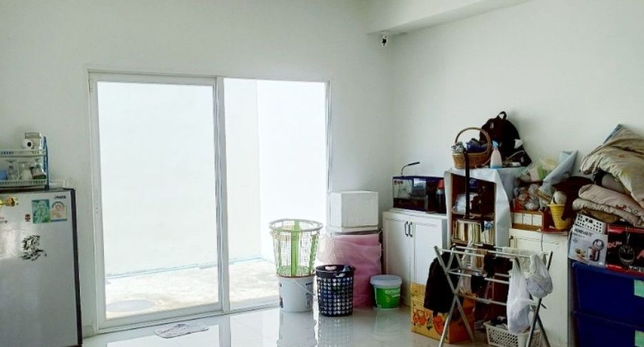 For sale 3 bedrooms townhouse in Phra Samut Chedi, Samut Prakan