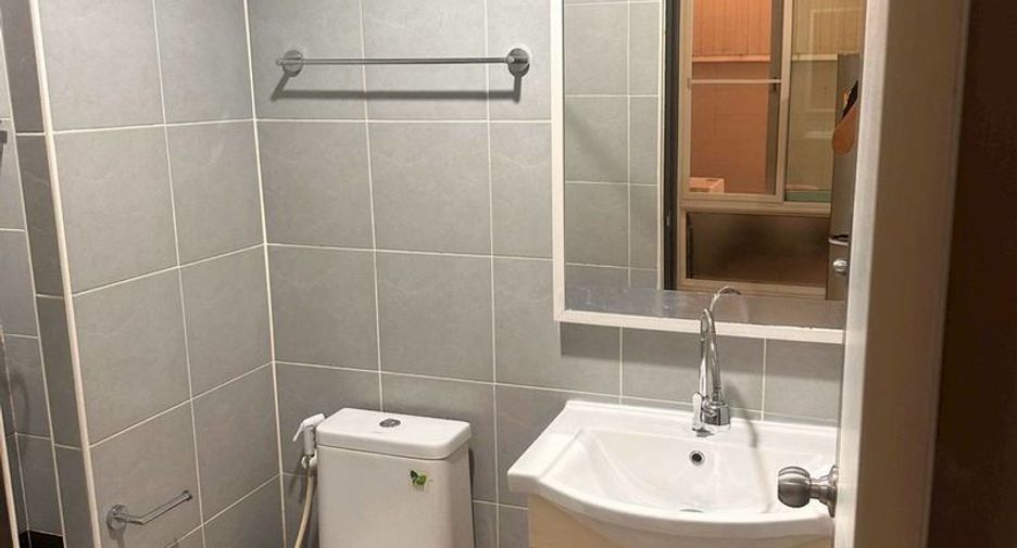 For rent 3 bedrooms townhouse in Mueang Chiang Mai, Chiang Mai
