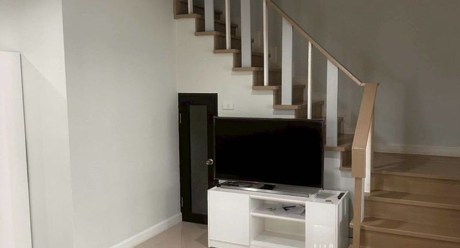For rent 3 bedrooms townhouse in Mueang Chiang Mai, Chiang Mai