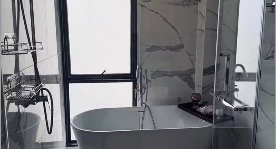 For rent 1 bed condo in Khlong Toei, Bangkok