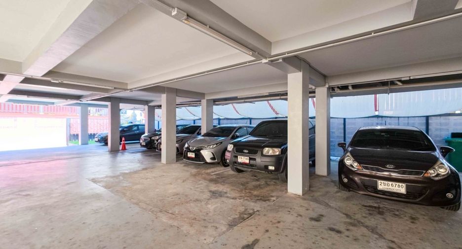 For sale 28 bedrooms apartment in Lat Phrao, Bangkok