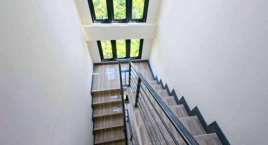 For sale 28 bedrooms apartment in Lat Phrao, Bangkok
