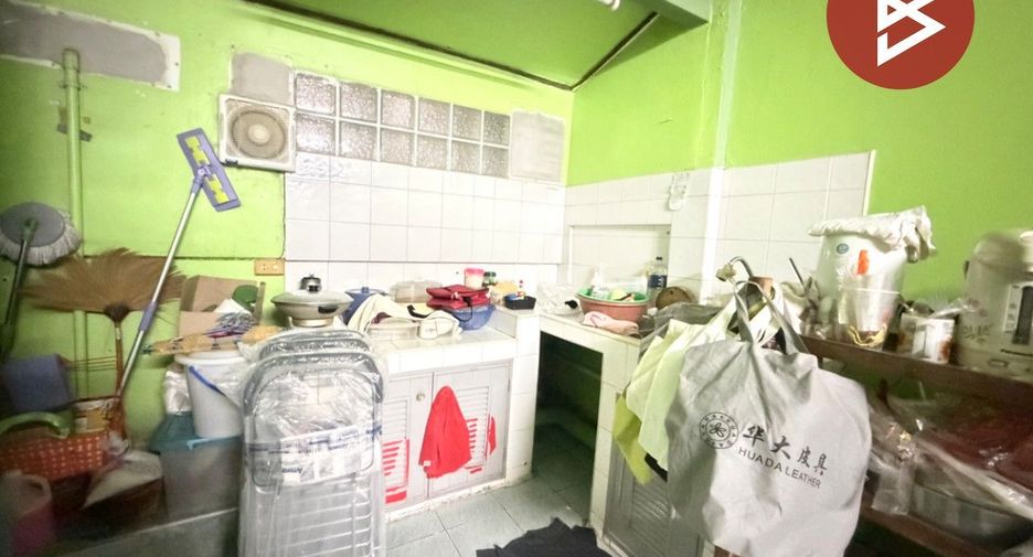 For sale 2 bedrooms townhouse in Si Racha, Chonburi