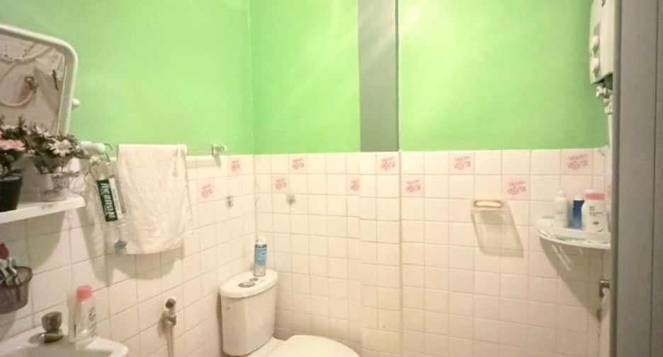 For sale 2 bedrooms townhouse in Si Racha, Chonburi