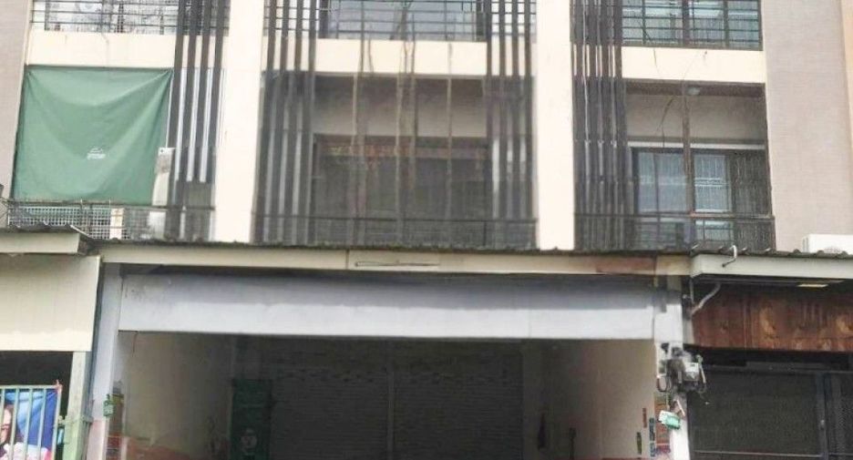 For sale 3 bedrooms retail Space in Mueang Surin, Surin