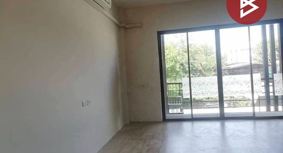 For sale 3 bedrooms retail Space in Mueang Surin, Surin