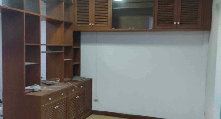 For sale 3 bedrooms townhouse in Phra Samut Chedi, Samut Prakan