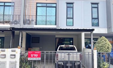 For sale 3 bedrooms townhouse in Don Mueang, Bangkok