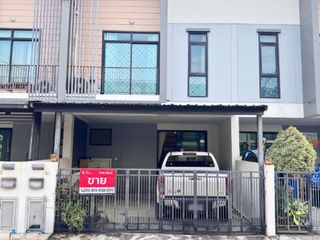 For sale 3 bedrooms townhouse in Don Mueang, Bangkok