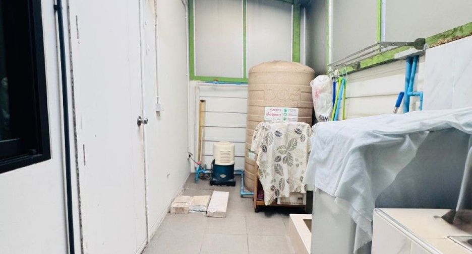 For sale 3 bedrooms townhouse in Don Mueang, Bangkok